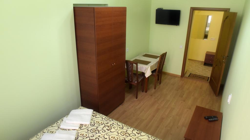 Apartment On Voloshyna リヴィウ エクステリア 写真